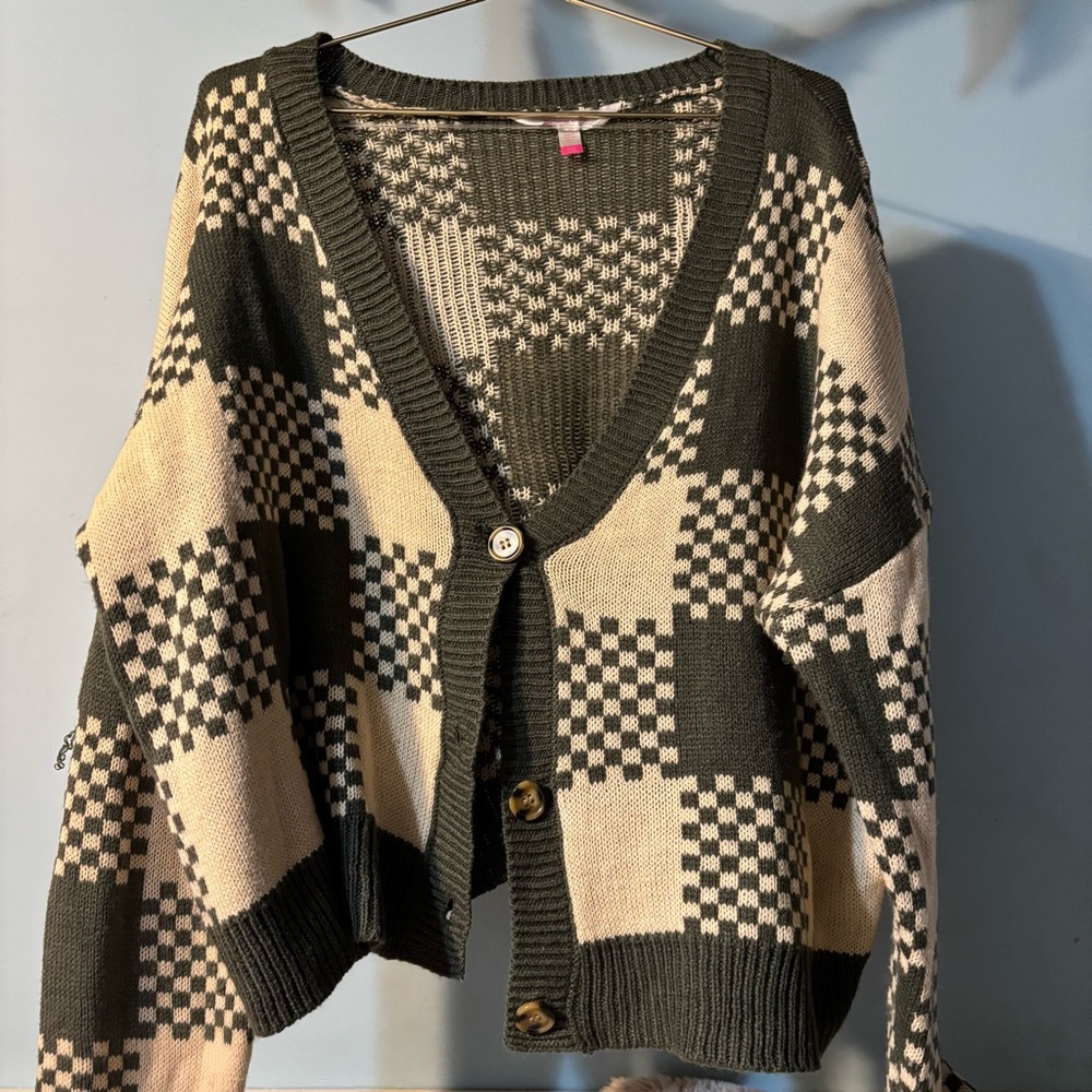 No Boundaries Green and Cream Knit Sweater